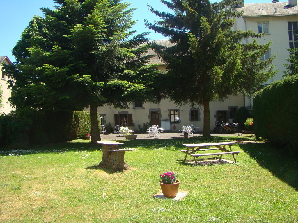 Aux Globe-Trotters Murat (Cantal) Exterior foto