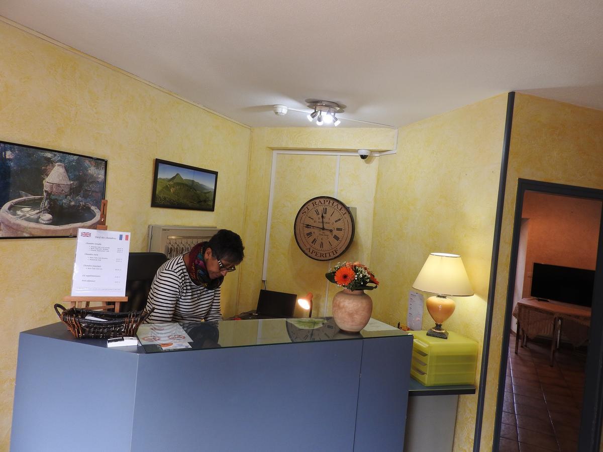 Aux Globe-Trotters Murat (Cantal) Exterior foto