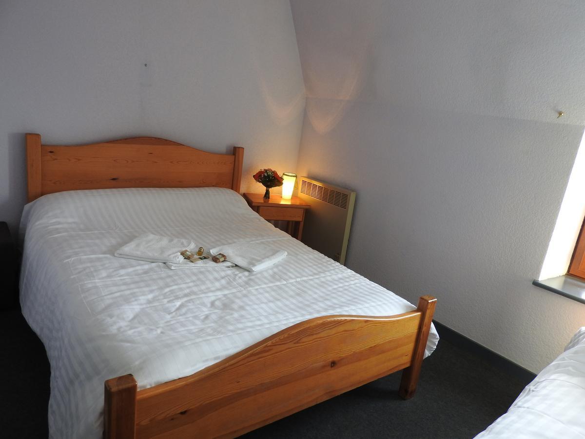 Aux Globe-Trotters Murat (Cantal) Exterior foto